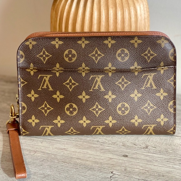 Authentic LOUIS VUITTON Monogram Clutch/ Wristlet - Picture 8 of 16
